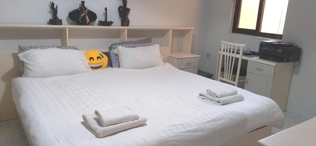 Private Room In Wonderful Sea View Apartment San Pawl il-Baħar Pokój zdjęcie